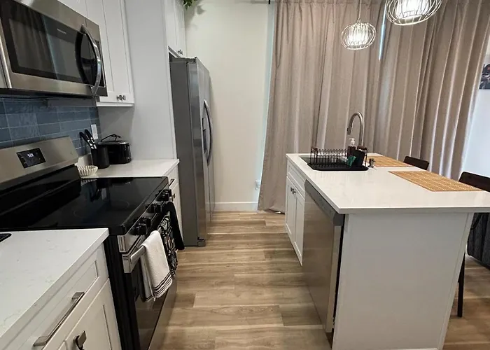 Modern Downtown 1br With Private Garage