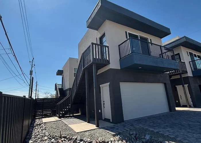 Apartment Modern Downtown 1br With Private Garage *